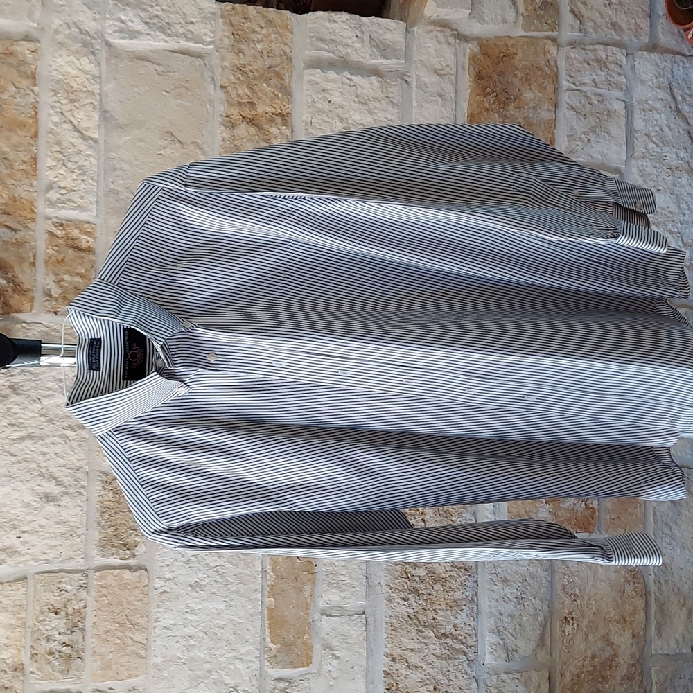 Jo's A Bank mens dress shirt, button down collar